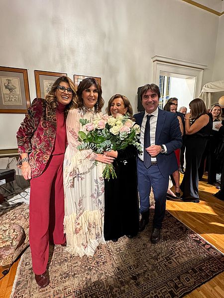 Pesaro celebra gli 80 anni di Ratti; Biancani consegna una targa di riconoscimento a Silvana Ratti e Matilde d’Ovidio: Silvana Ratti Biancani