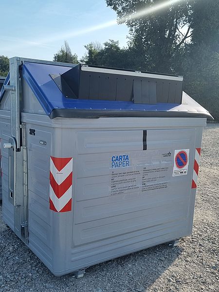 Foto cassonetto zona mare