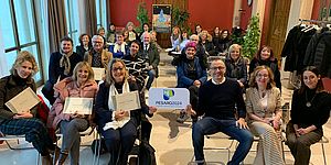 Ricci in sala Rossa con insegnanti che vanno in pensione