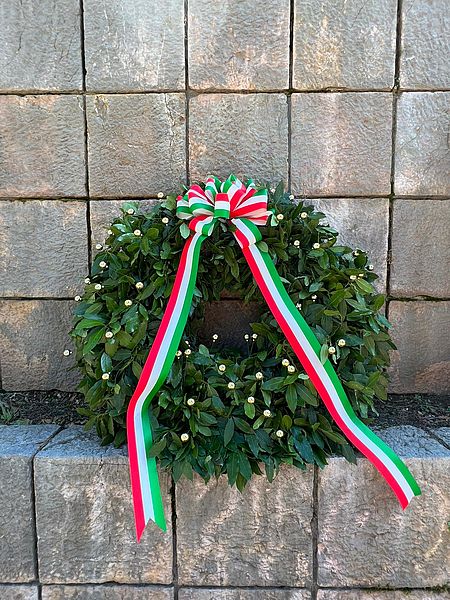 Corona monumento resistenza