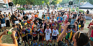 Biancani con tutti i bambini del palio