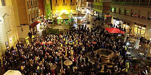 La fiaccolata "Per la pace, per l'Ucraina" del Comune di Pesaro