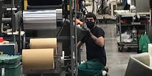 lavoratore in fabbrica