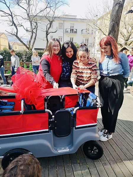 Murgia ed altre organizzatrici Kiddybus da 6 posti 