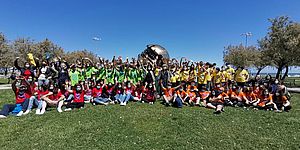 bambini alla palla con Ceccarelli  Della Dora e insegnanti