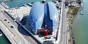 Cantiere navale tra i due porti