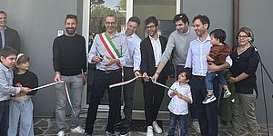 Autorità al taglio del nastro