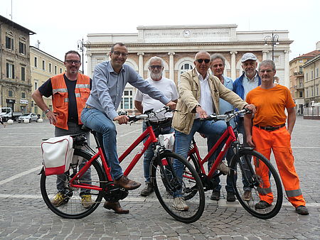 Gruppo Centro operativo sindaco bici elettriche