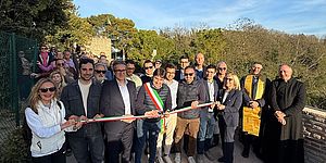 Autorità al taglio del nastro delle mure di Casteldimezzo