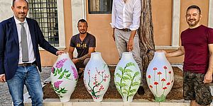 Ricci ed altri con le lanterne in mano