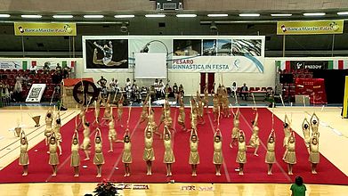 foto ginnastica in festa
