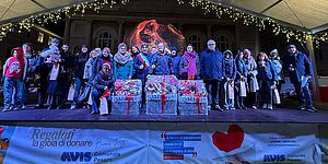 Biancani con tutti i partecipanti alla "La vetrina più bella"