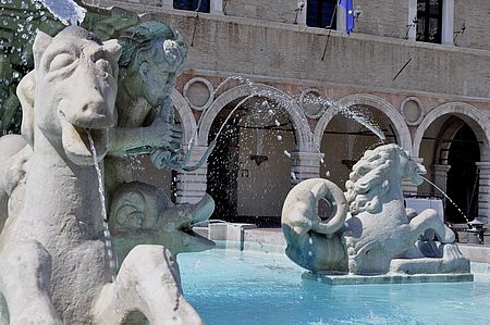 Pesaro. Piazza del Popolo