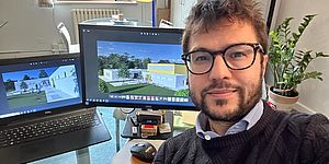 Pozzi che mostra render nel video