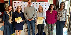Vimini e organizzatrici del premio "La donna si racconta"