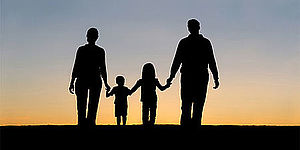 famiglia al tramonto