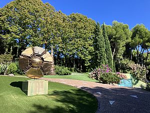 Villa Meuccia 'Il grande disco' di Arnaldo Pomodoro