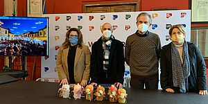 Frenquellucci Diotallevi Petrelli Tommasoli con davanti delle candele