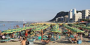 Ricci: «A Pesaro il turismo va bene. Avanti tutta»