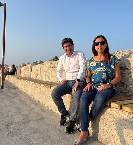 Biancani Della Dora seduti al porto