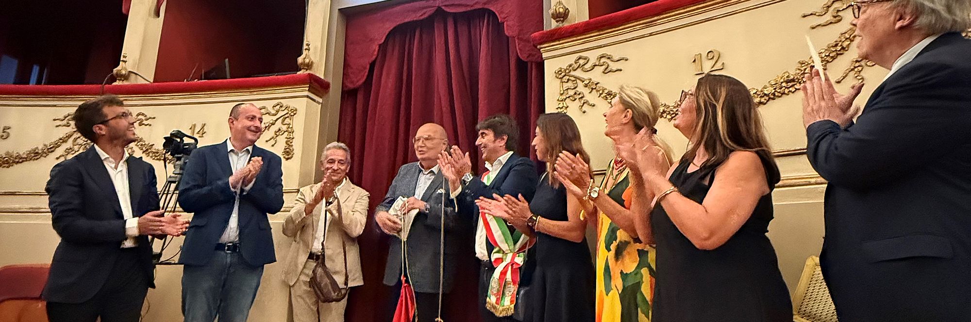 Autorità alla scopertura della targa alla riapertura del teatro Rossini