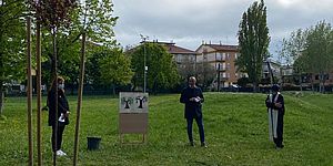 Ricci sacerdote signora del comitato al parco Trulla