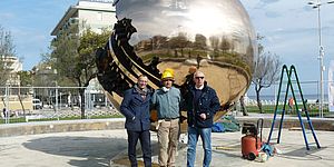 e la sfera grande torna a risplendere