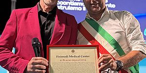 Fisioradi Medical Center festeggia 25 anni di attività. Il premio consegnato dal sindaco a Maurizio Radi