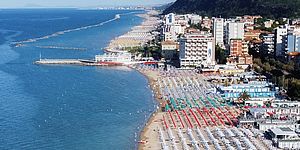 Panorama spiaggia di Pesaro