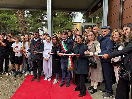 Taglio del nastro alla palestra della Brancati