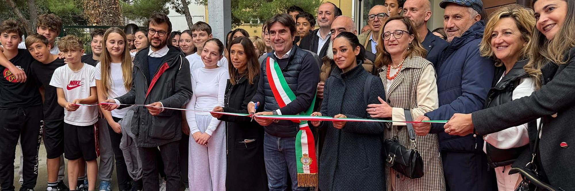 Taglio del nastro alla palestra della Brancati