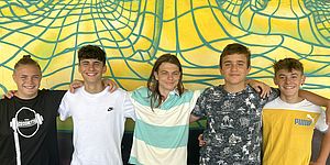 I Nameless, giovane gruppo di Pesaro composto da Edoardo Ricciarini (basso e chitarra ritmica), Tommaso Santini (chitarra solista), Lorenzo Schiesaro (frontman e chitarra acustica), Guido Rastelletti (batteria e cori), Simone Bellachioma (tastiere) 