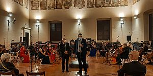 Salone Metaurense Perugini Prefetto e orchestra