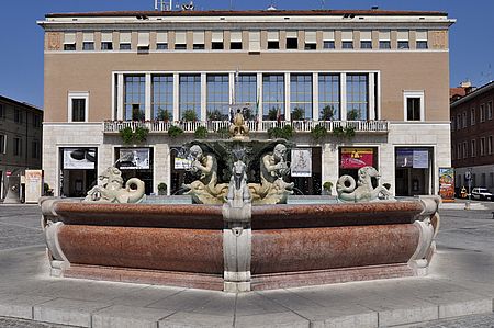 fontana e comune di piazza del Popolo