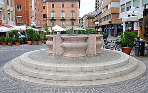 Fontana di piazza Lazzarini - Pesaro