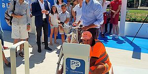 Matteo Ricci inaugura i nuovi bagni pubblici attrezzati in viale Zara