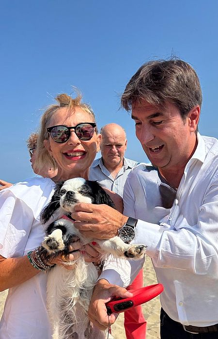 Spiaggia dei cani di Baia Flaminia, pubblicato l’avviso pubblico -di 5 anni- per la gestione Biancani con cagnolino