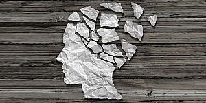 Profilo di carta raffigurante una testa