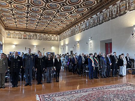 Biancani con autorità al salone Metaurense della Prefettura