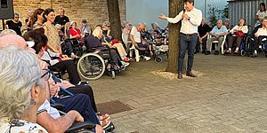 Biancani con anziani di via Spada