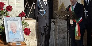 Biancani con la bara di Trebbi