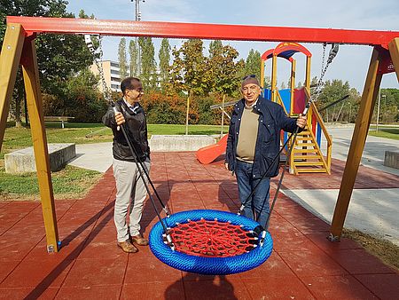 Ricci e Belloni: «Riqualificati nove parchi pubblici con piano straordinario giochi, andremo avanti»