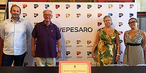  Vimini consegna l’attestato di “ospiti graditissimi” ai belgi Michel e Paulette Demarque