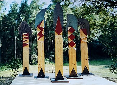 2000 | “Testimoni” – legno, abete, colore e bronzo (cm 330 x 70 x 40)