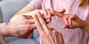 Mani che fanno linguaggio dei segni