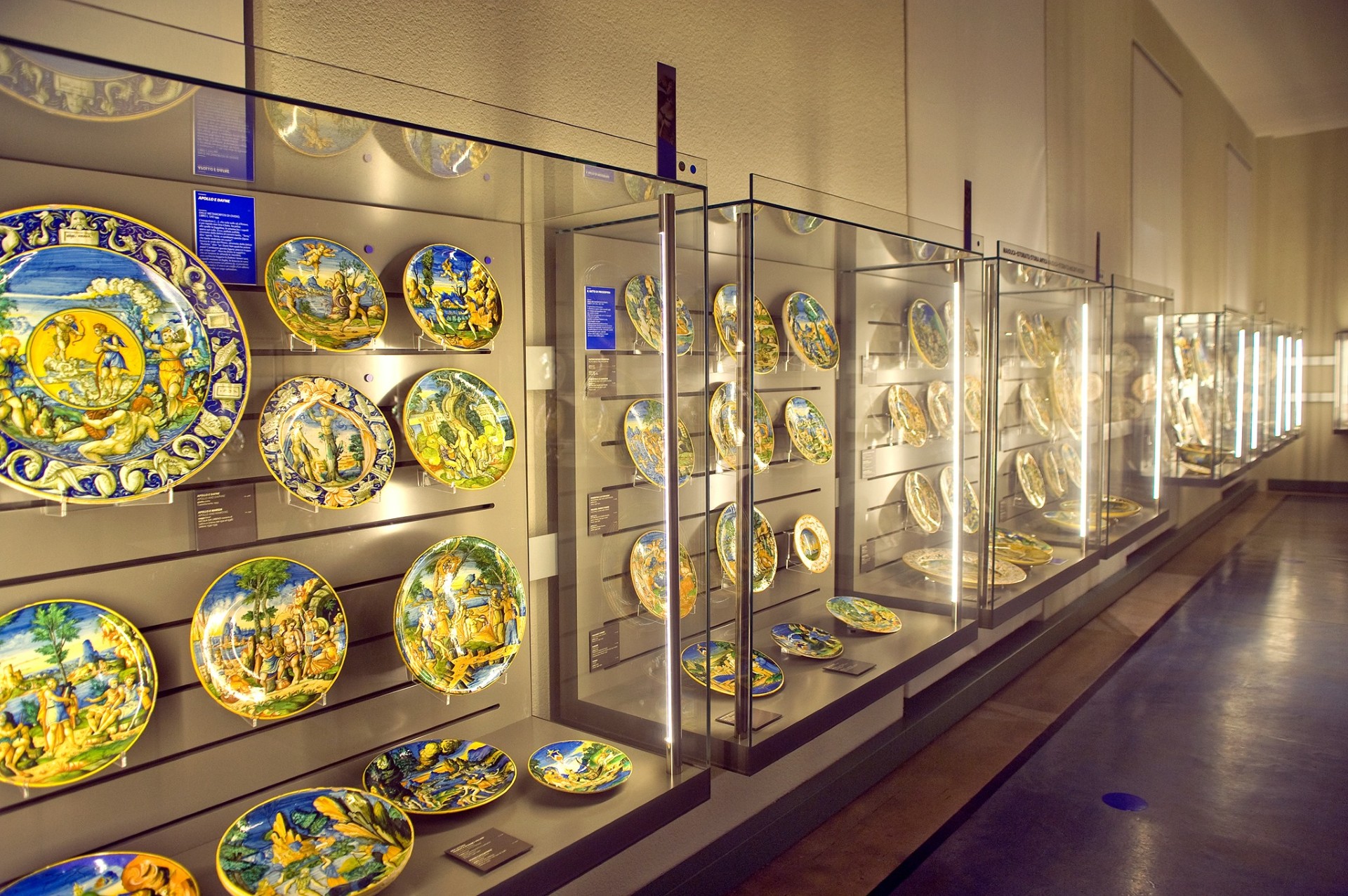 Musei Civici di Palazzo Mosca sala ceramiche 