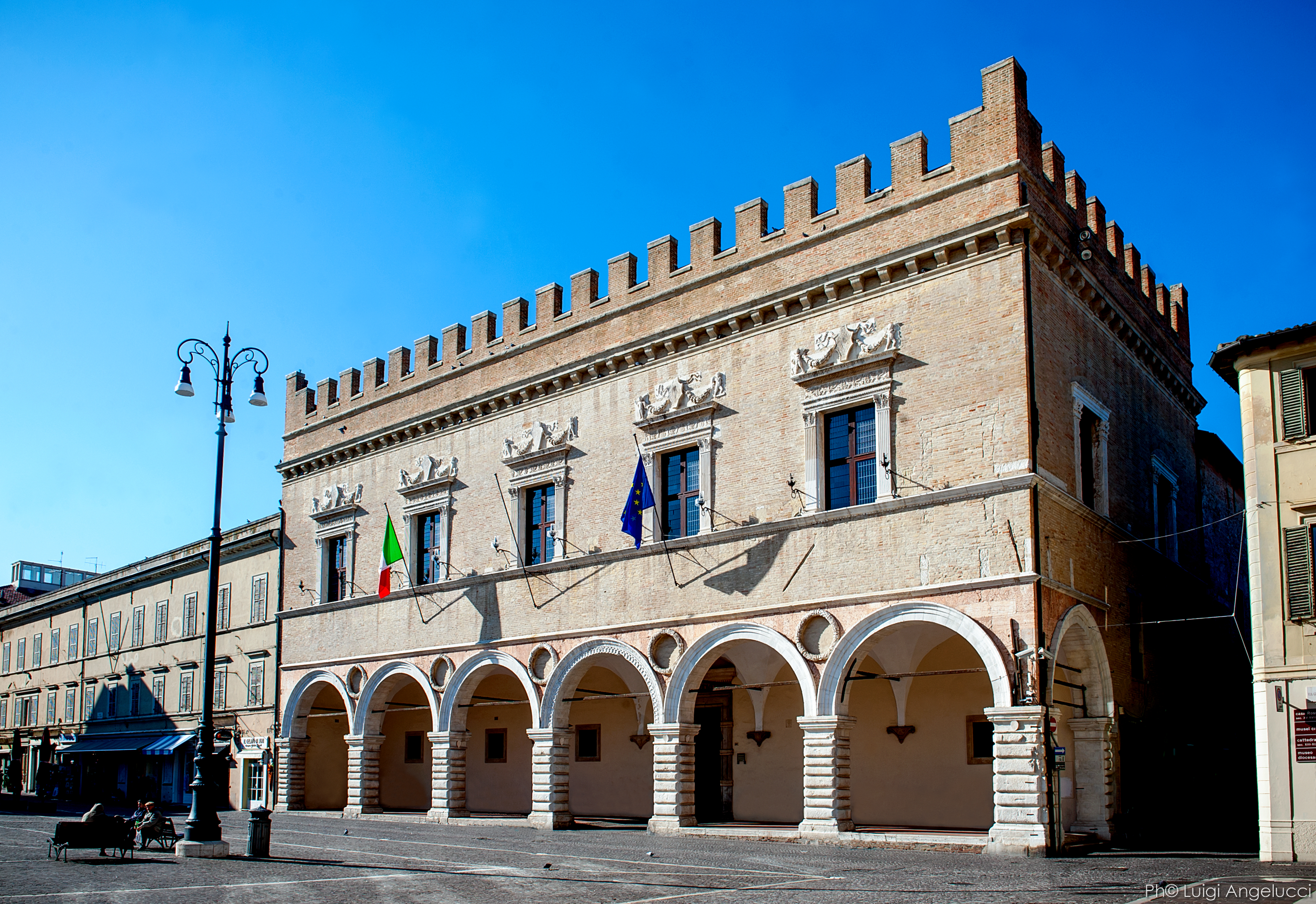 ph Luigi Angelucci