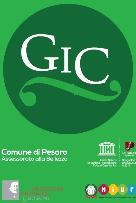 logo su sfondo verde con al centro lettere G, I e C e sotto i loghi del Comune e MIUR