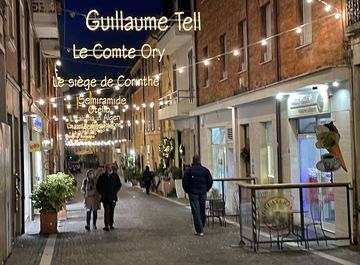 Vie del centro con luminarie