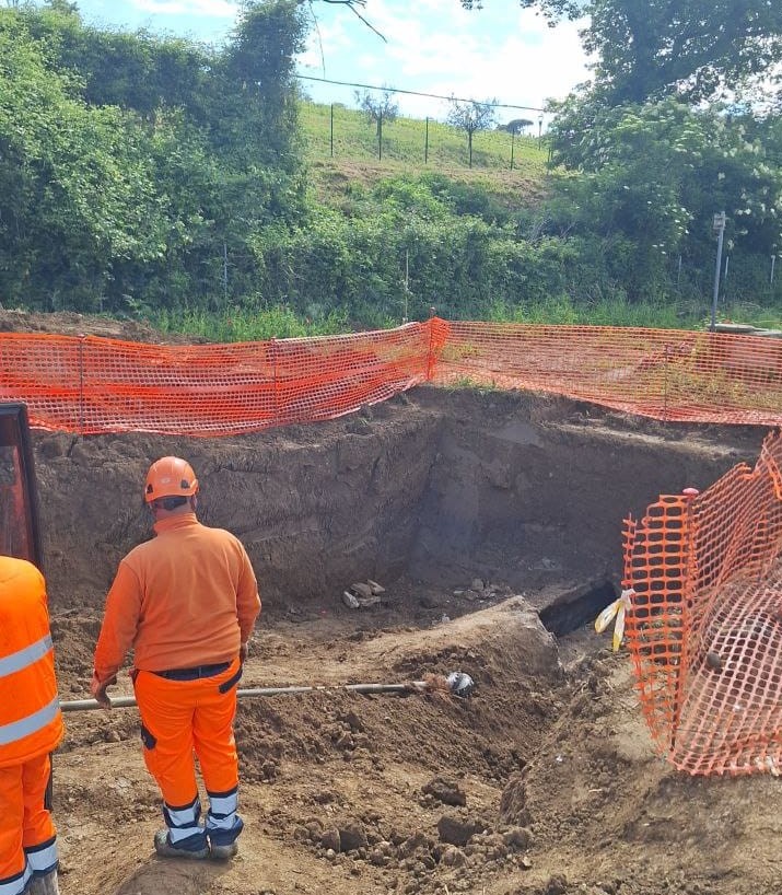 Opeari al lavoro sull'acquedotto romano